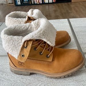 Timberland Waterproof Boot w/Teddy Fleece 🐻🍁